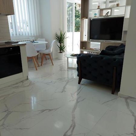Luxury Apartment Iva Skopje Bagian luar foto