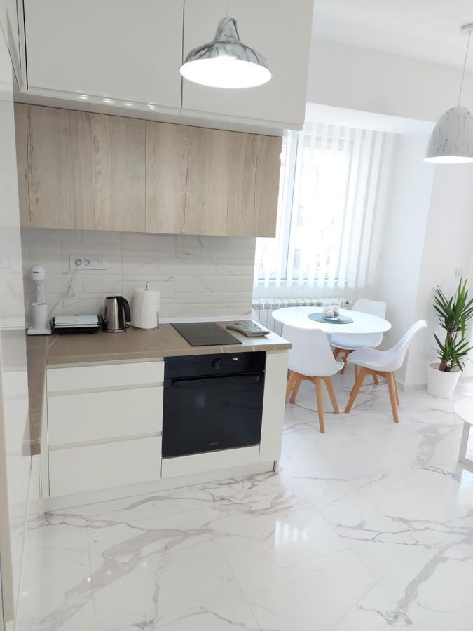 Luxury Apartment Iva Skopje Bagian luar foto