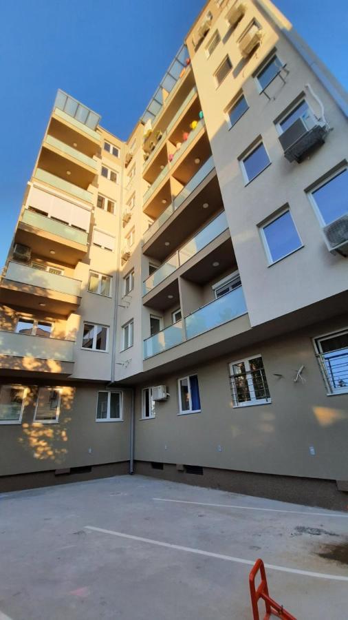 Luxury Apartment Iva Skopje Bagian luar foto